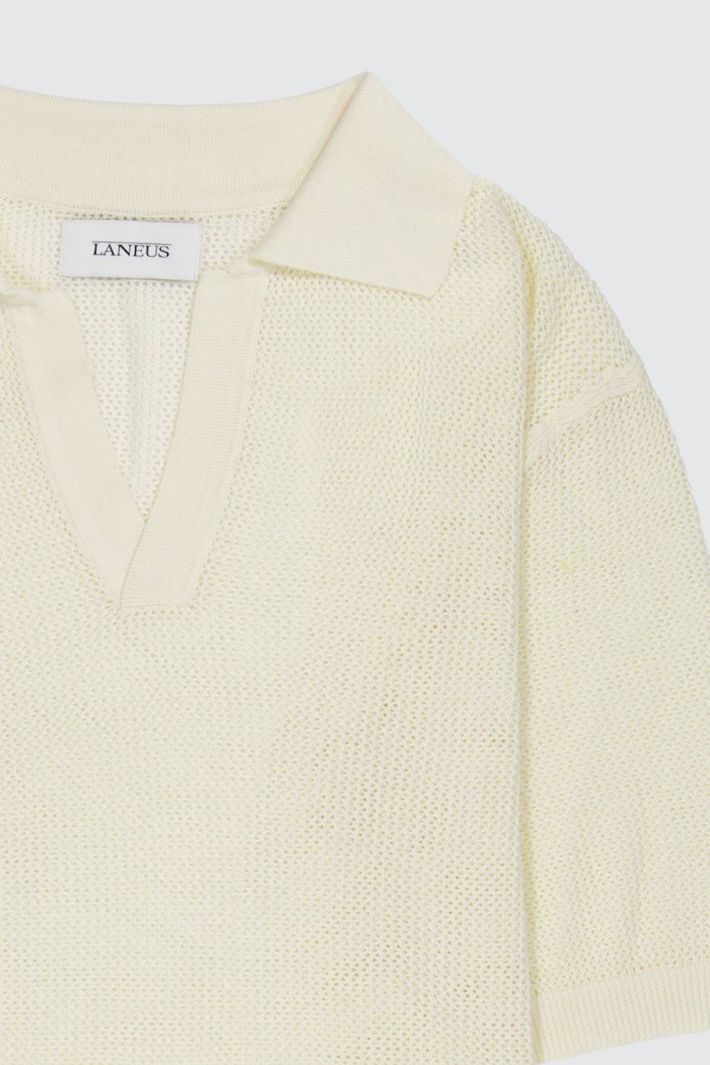 Laneus Laneus polo in mesh con scollo a V In Vendita
