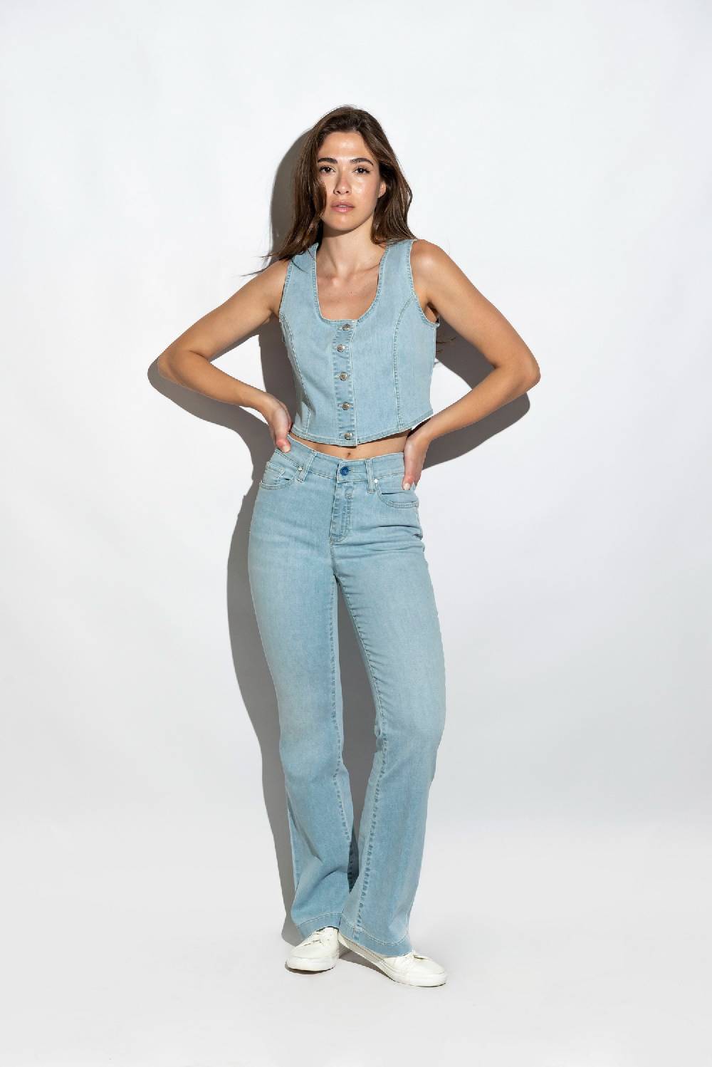 Latinò Jeans Iris 2025