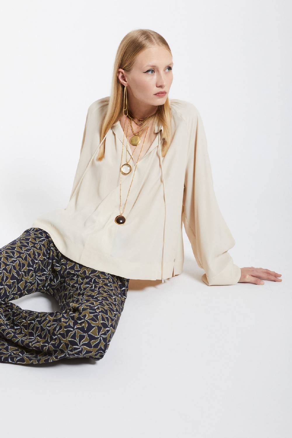 ottod'Ame Silk-blend blouse with drawstring Promozione