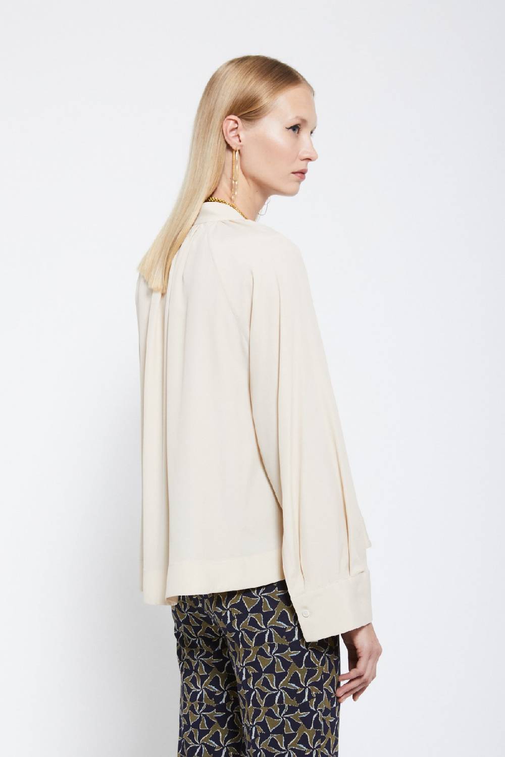 ottod'Ame Silk-blend blouse with drawstring Promozione