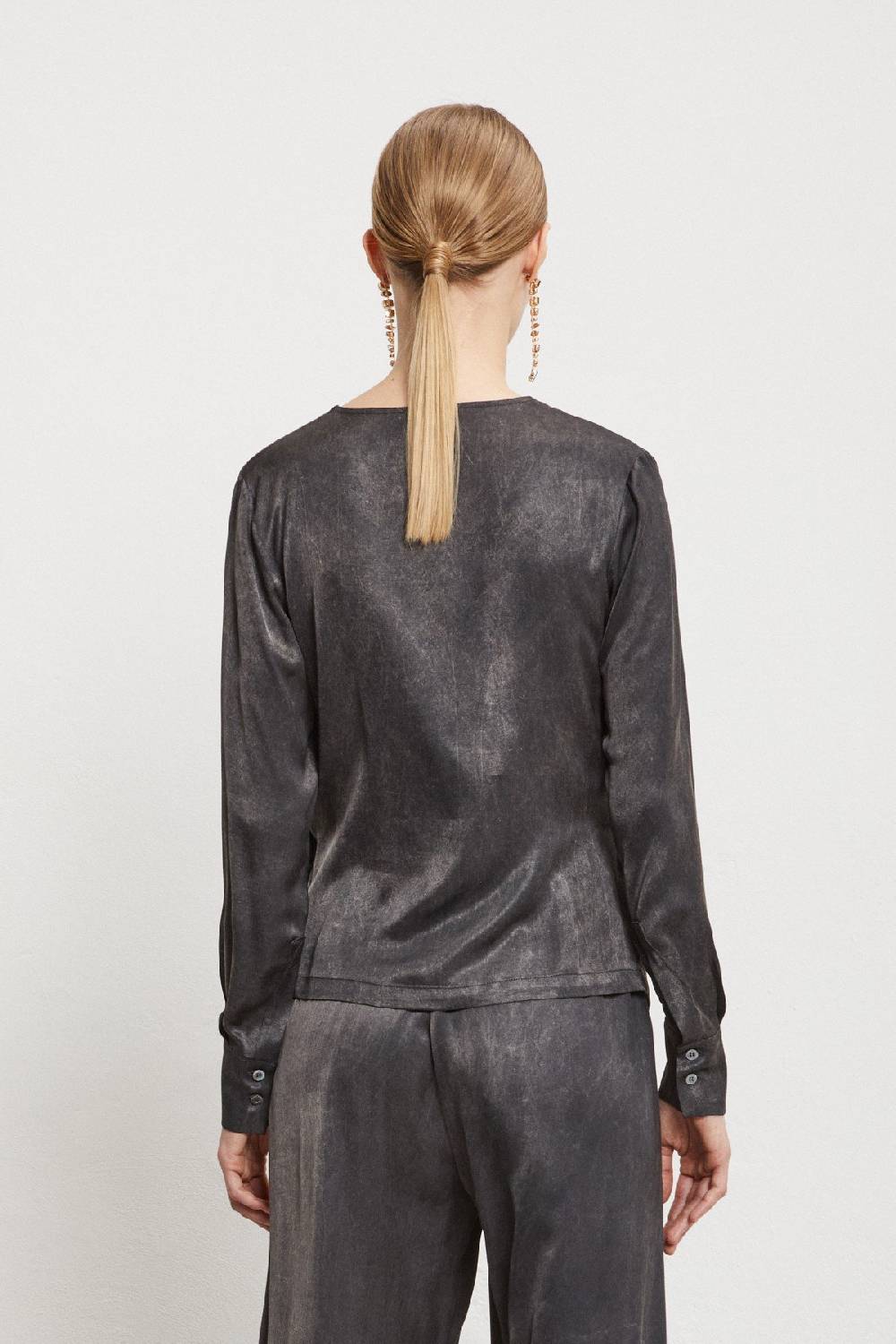 ottod'Ame Viscose blouse with V-neck and side buttoning Vendita Calda