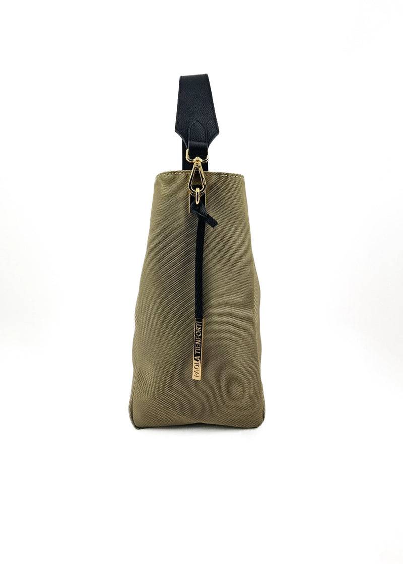 Paola T. Sacca in cordura con dettagli oro Fino Al -60%