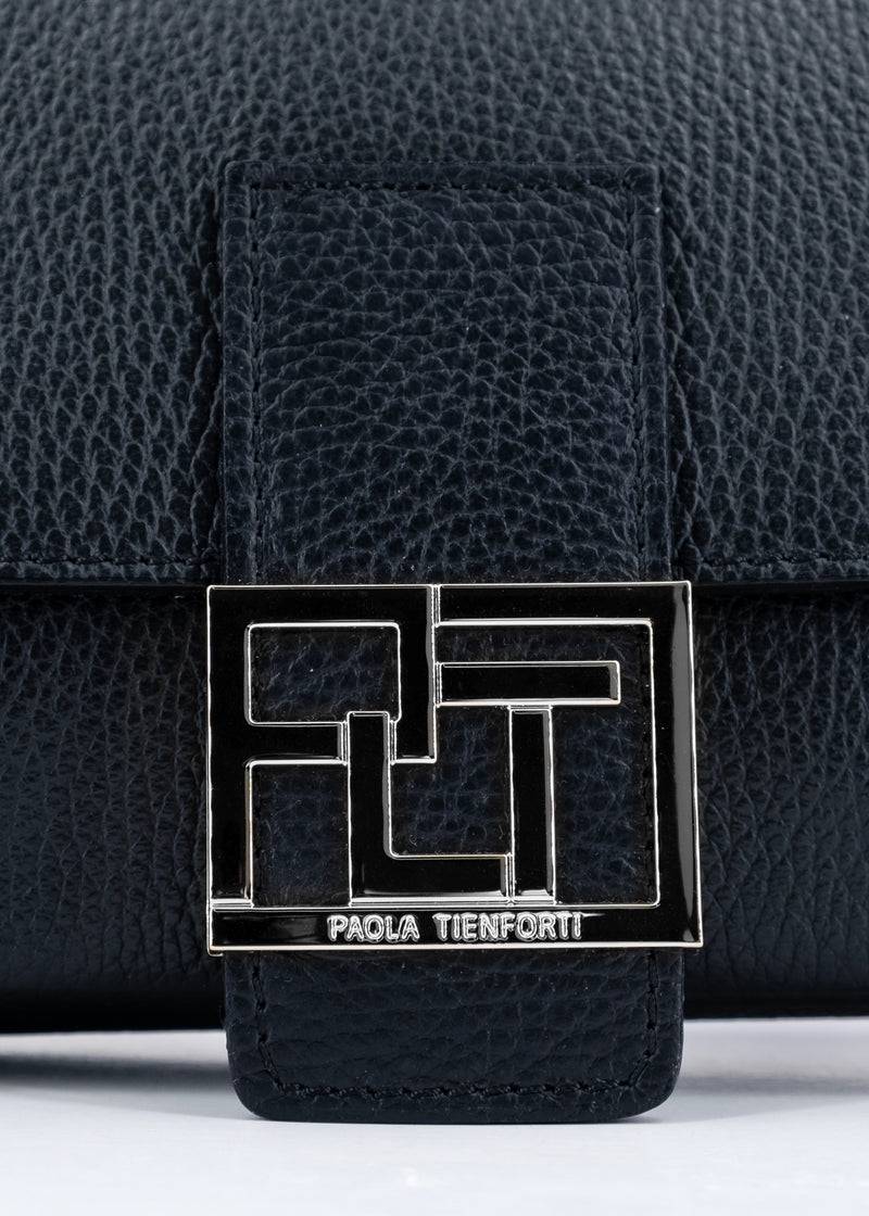 Paola T. Baguette medium in pelle morbida con dettagli argento Nuova