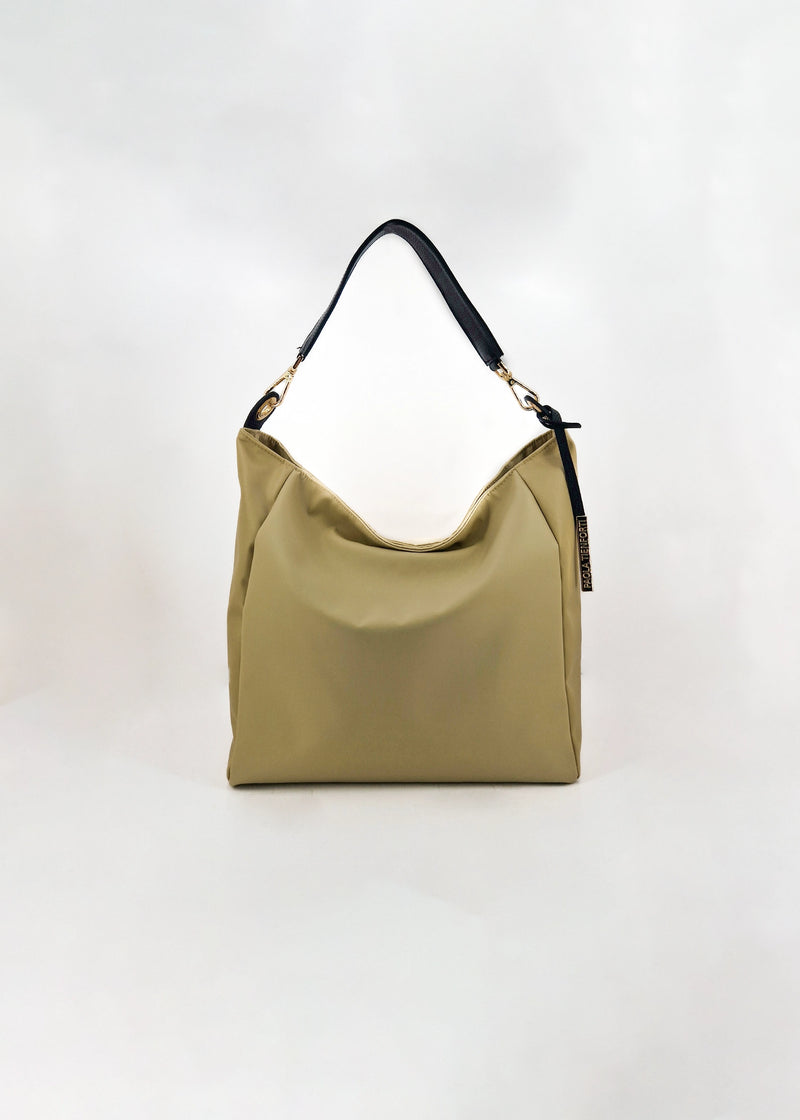 Paola T. Sacca in nylon con dettagli oro Fino Al -60%