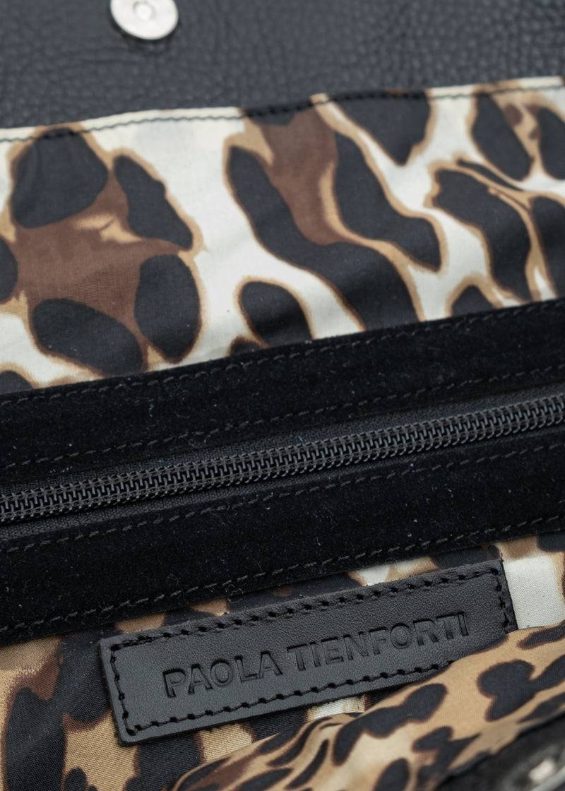 Paola T. Shopper large in pelle morbida con dettagli argento Novità