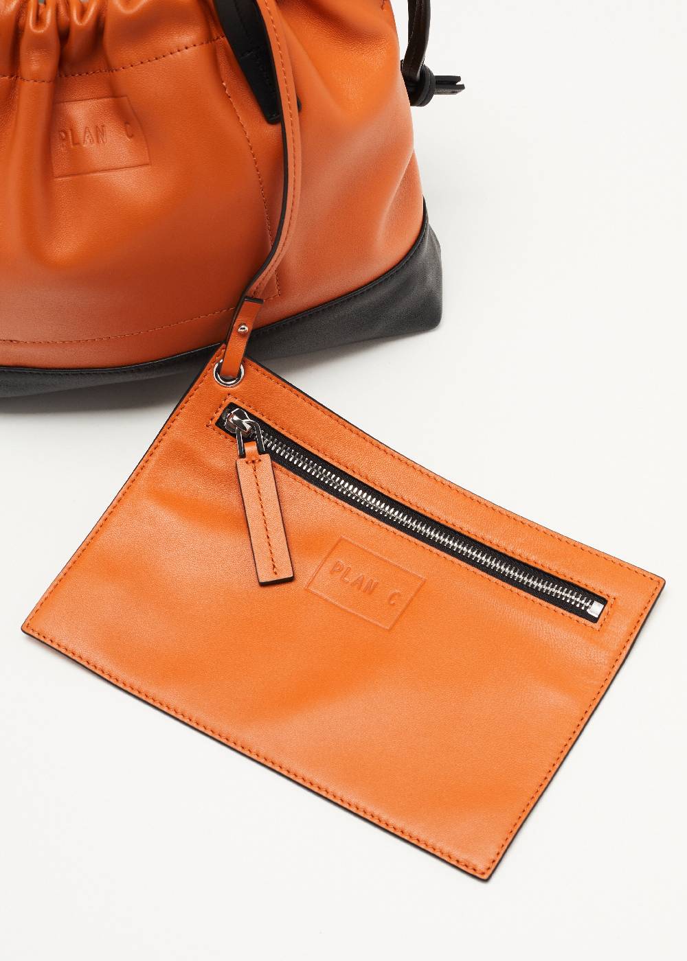 Plan C BORSA PICCOLA IN PELLE CON COULISSE Italia