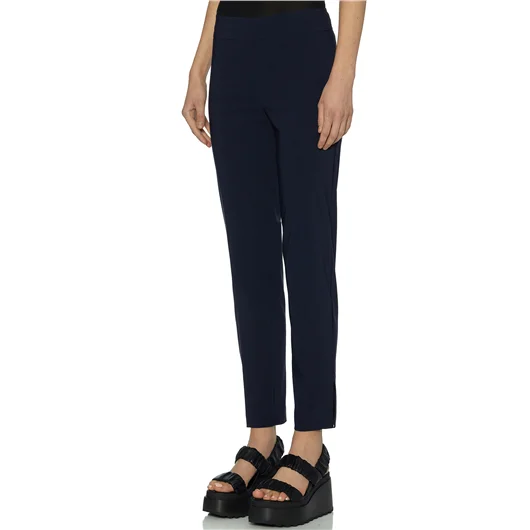 AVENUE MONTAIGNE PANTALONE IN TECNICO LEGGERO Qualità