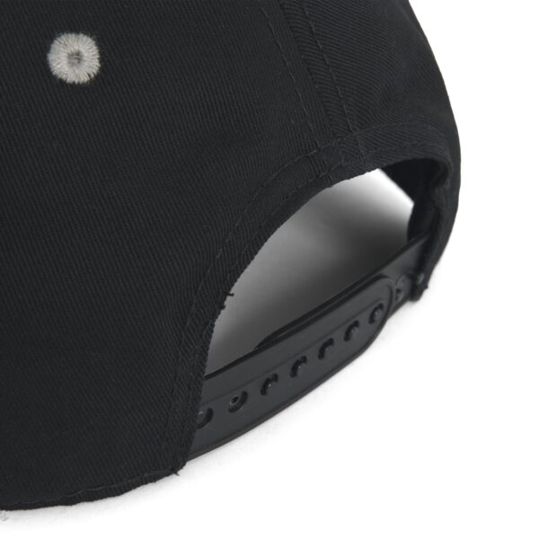 Propaganda Triangle Snapback Offerte