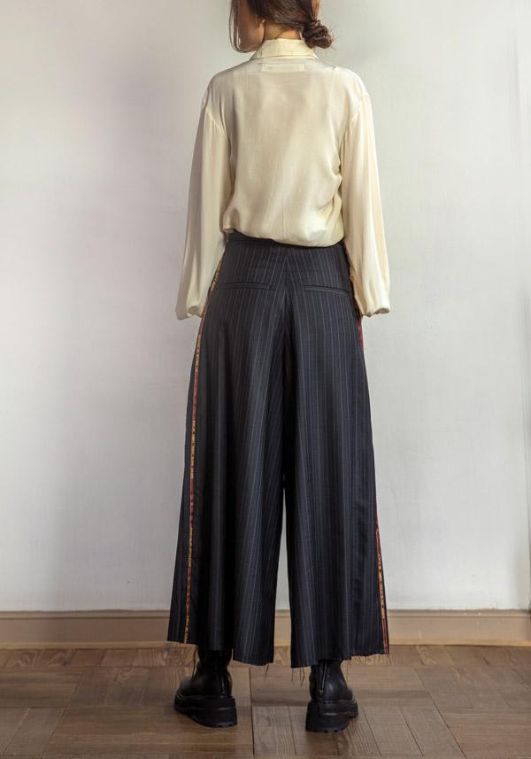 Rose & Lini A TENTATIVE ATELIER COTTON “STRIPED” CHARCOAL PANTS Negozio