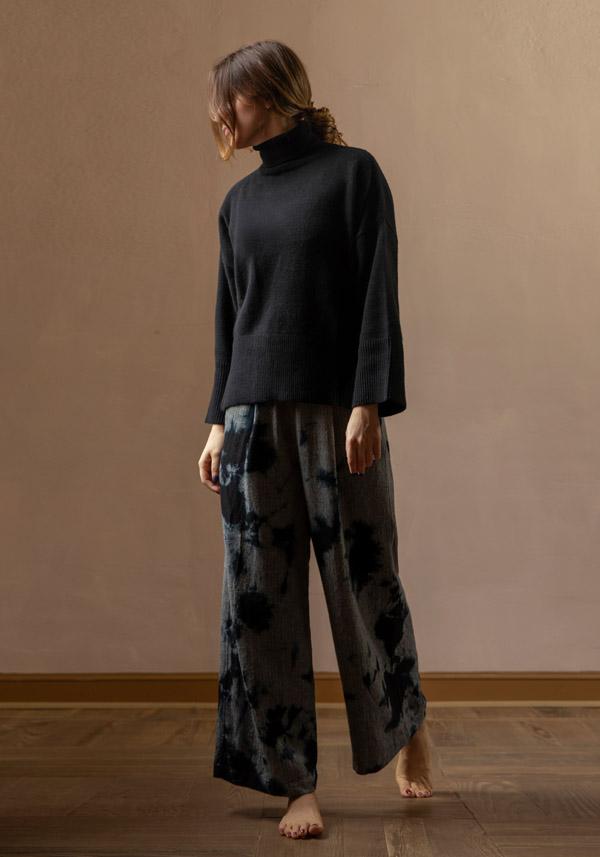 Rose & Lini BE YOU CASHMERE “TURTLE NECK” BLACK KNIT 2025