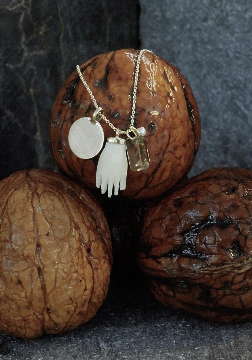 Rose & Lini 5 OCTOBRE “HANDIE” GOLD & CHARMS NECKLACE Online