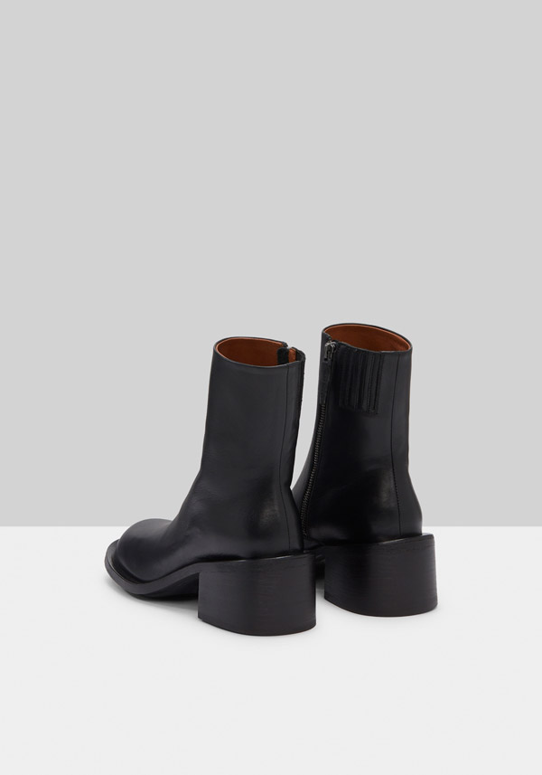 Rose & Lini MARSÈLL “ALLUCINO BEATLE” BLACK LEATHER ANKLE BOOTS Moda
