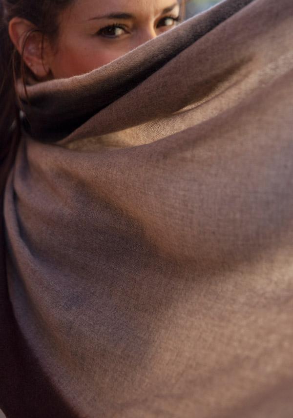 Rose & Lini MIRROR IN THE SKY CASHMERE “MIRROR MELANGE DIP DYE” BROWNS SHAWL Qualità Garantita