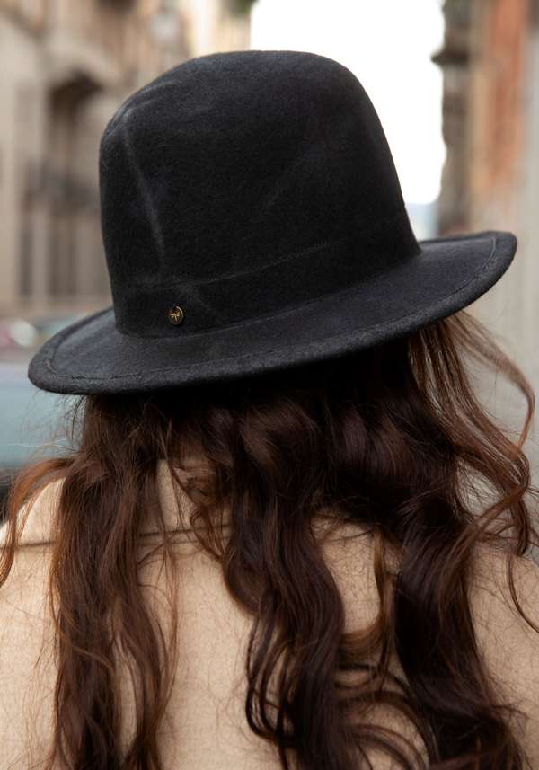 Rose & Lini YESEY “PAINT EDDY” BLACK FELTED HAT Affare Del Giorno