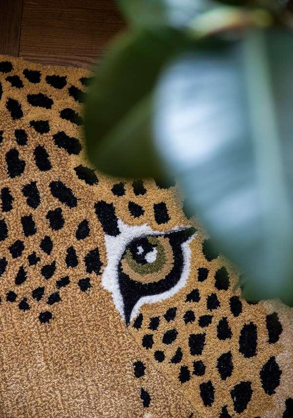Rose & Lini DOING GOODS “HIMANI LEOPARD HEAD” LARGE RUG Vendita Economica