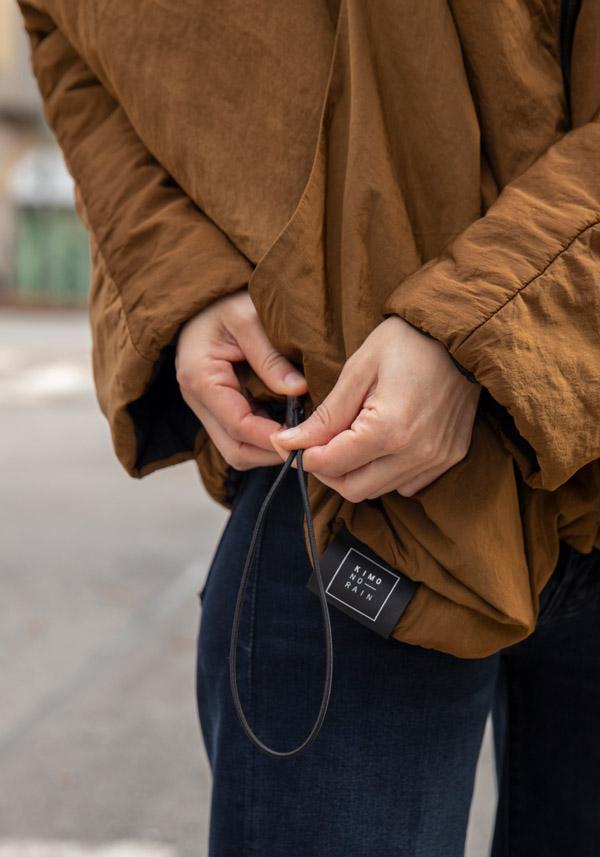 Rose & Lini KIMONORAIN REVERSIBLE “KIMONO HOODIE” JACKET TOFFEE & BLACK In Saldo
