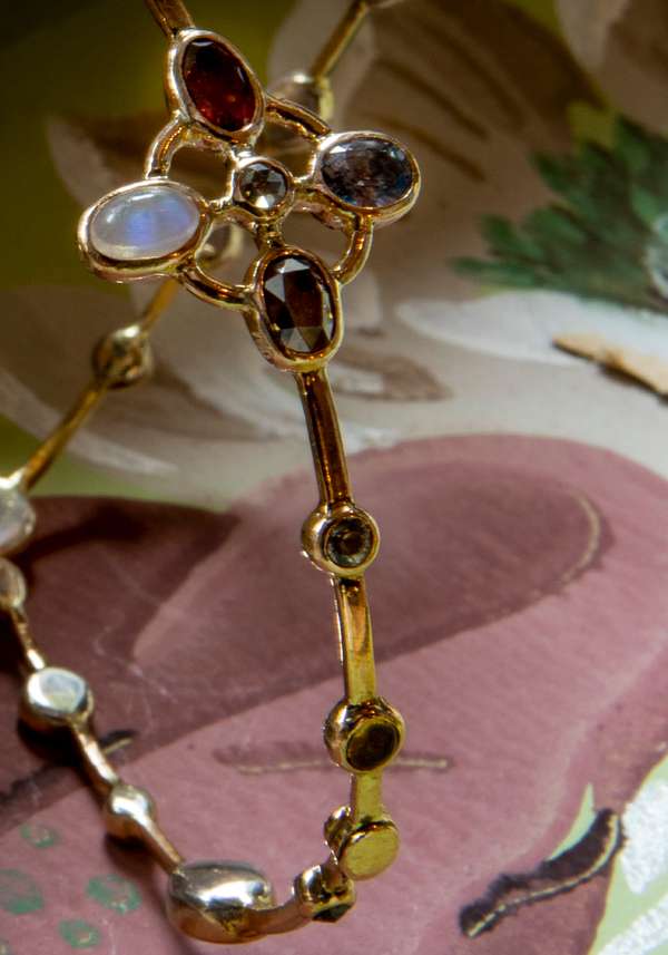 Rose & Lini DORETTE GOLD STUDDED “JARDINAGE BRACELET” #1 Vendita Calda