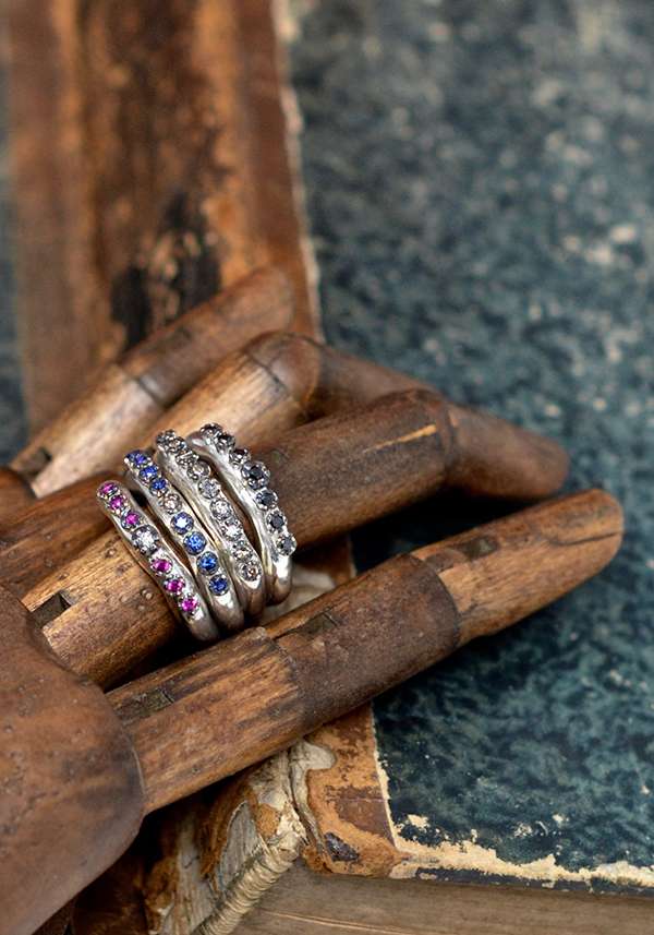 Rose & Lini ROSAMARIA SAPPHIRE AND COGNAC DIAMOND “POPPY” RING Moda