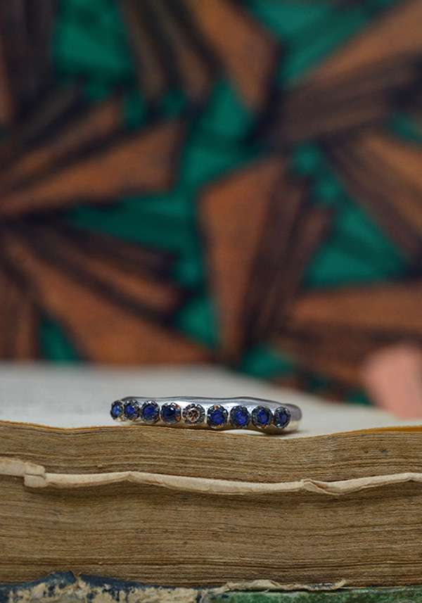 Rose & Lini ROSAMARIA SAPPHIRE AND COGNAC DIAMOND “POPPY” RING Moda
