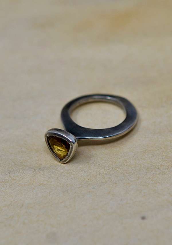 Rose & Lini ROSAMARIA SILVER AND QUARTZ “DEVINA” RING Presa