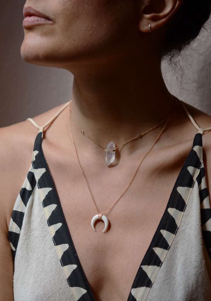Rose & Lini JACQUIE AICHE CRYSTAL NECKLACE Promozione