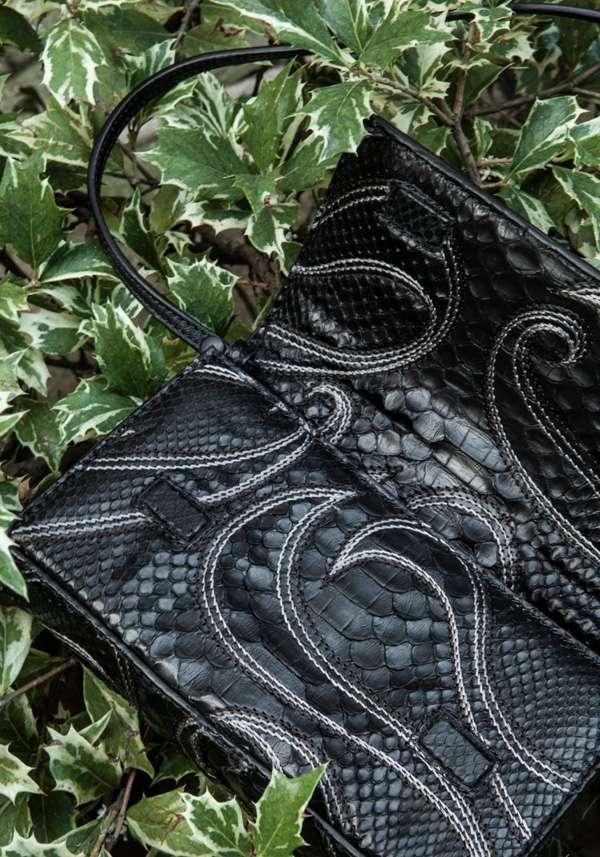 Rose & Lini SIMONA TAGLIAFERRI BLACK PYTHON POCHETTE BAG Qualità Garantita