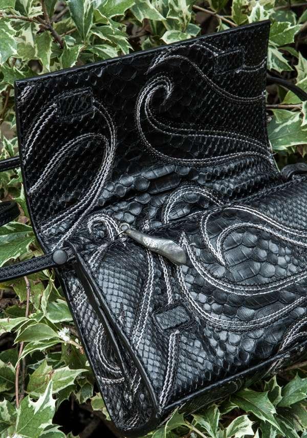 Rose & Lini SIMONA TAGLIAFERRI BLACK PYTHON POCHETTE BAG Qualità Garantita