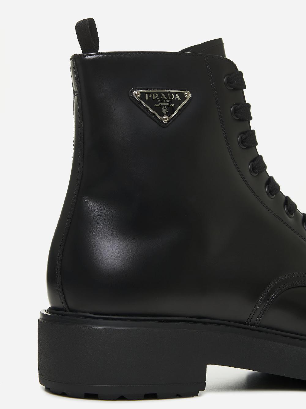 PRADA Stivaletti in pelle con placca-logo Promozione Limitata