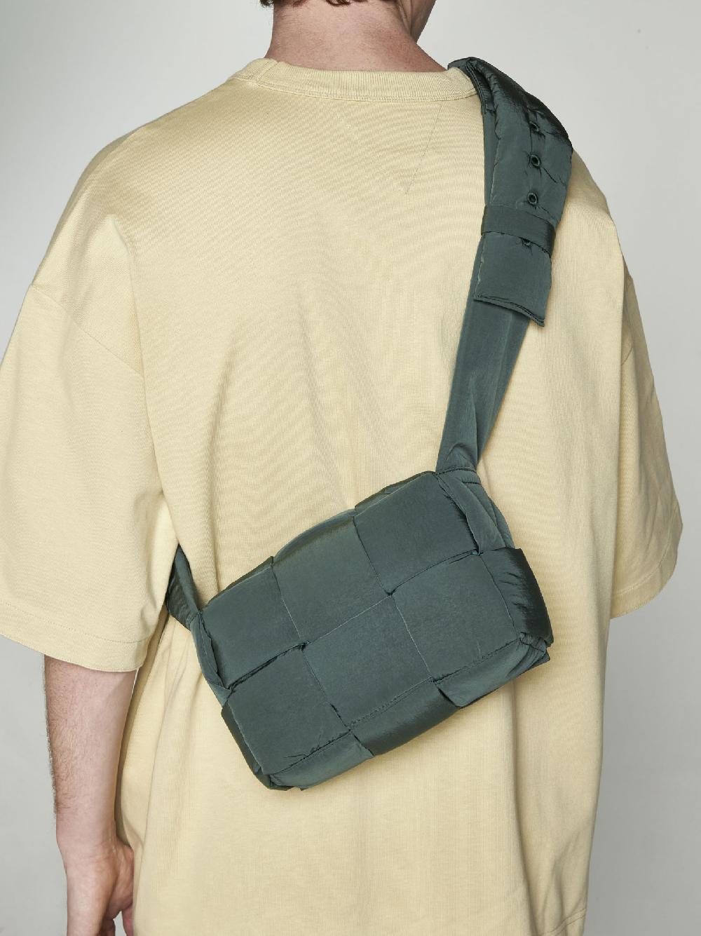 BOTTEGA VENETA Borsa Cassette piccola in nylon Intreccio Nuovo