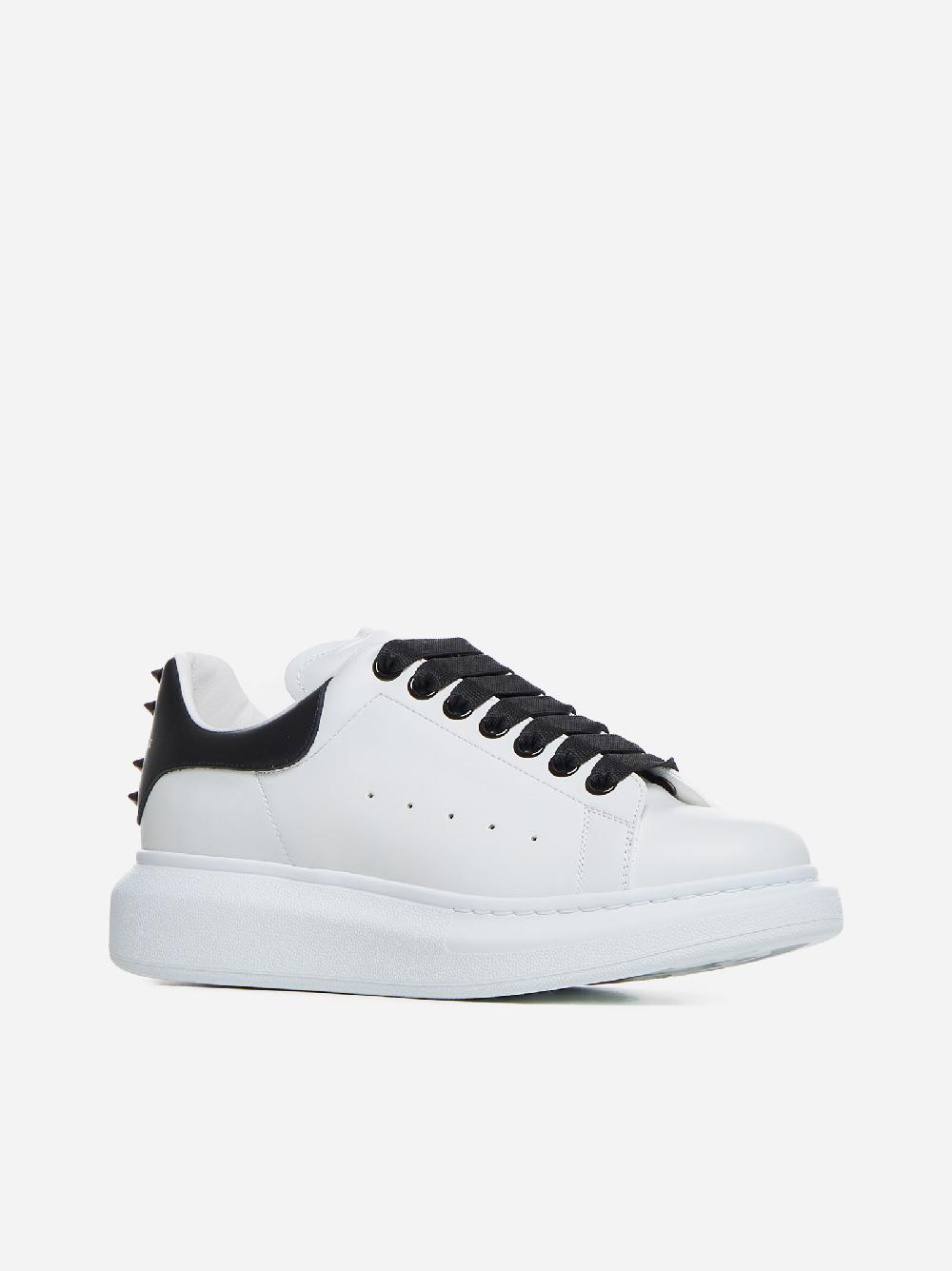 ALEXANDER MCQUEEN Sneakers Oversize in pelle con borchie Offerte