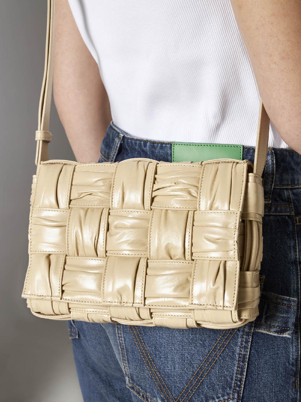 BOTTEGA VENETA Borsa Cassette in pelle Intreccio Plisse’ Moda