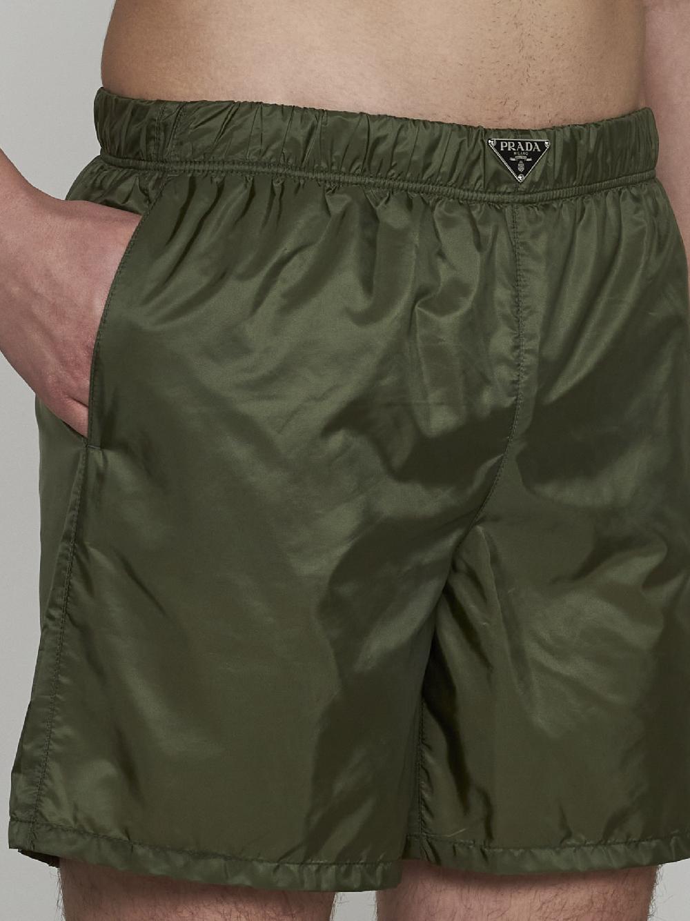 PRADA Shorts in Re-Nylon con placca-logo Outlet