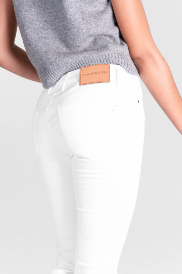 Sartoria Tramarossa JEANS BIANCA FLARE CUT FLARE IN GABARDINA DI COTONE STRETCH BIANCO Consegna Veloce