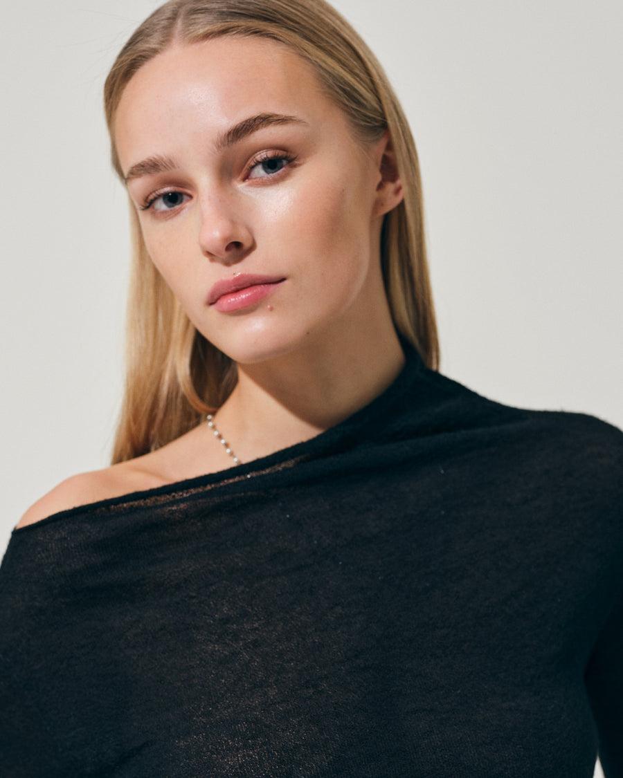 Scaglione ROUND NECK ASYMMETRIC BLACK Moda