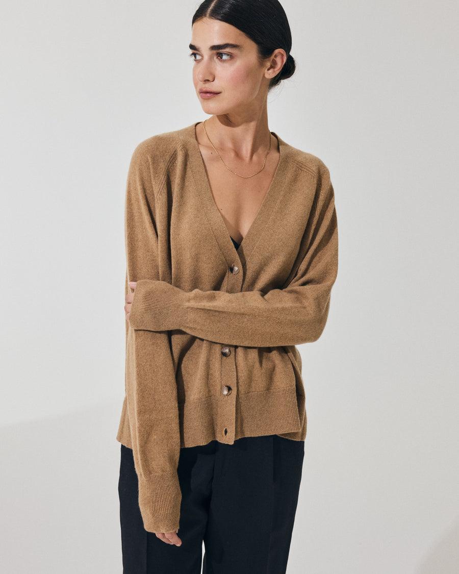 Scaglione CARDIGAN RAGLAN RIBBED SIDES CARAMEL 2025