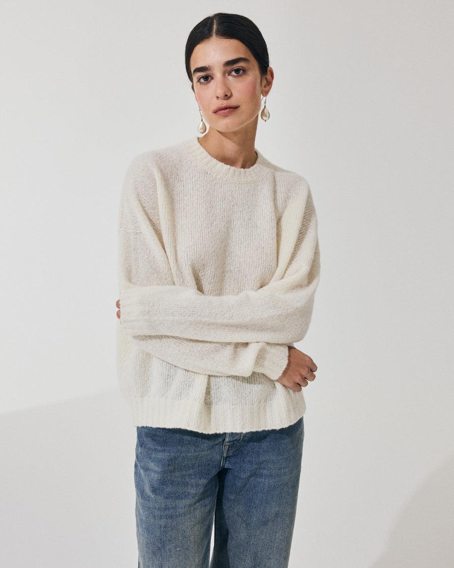 Scaglione ROUND NECK OVER PUFFED CASHMERE MILK Moda