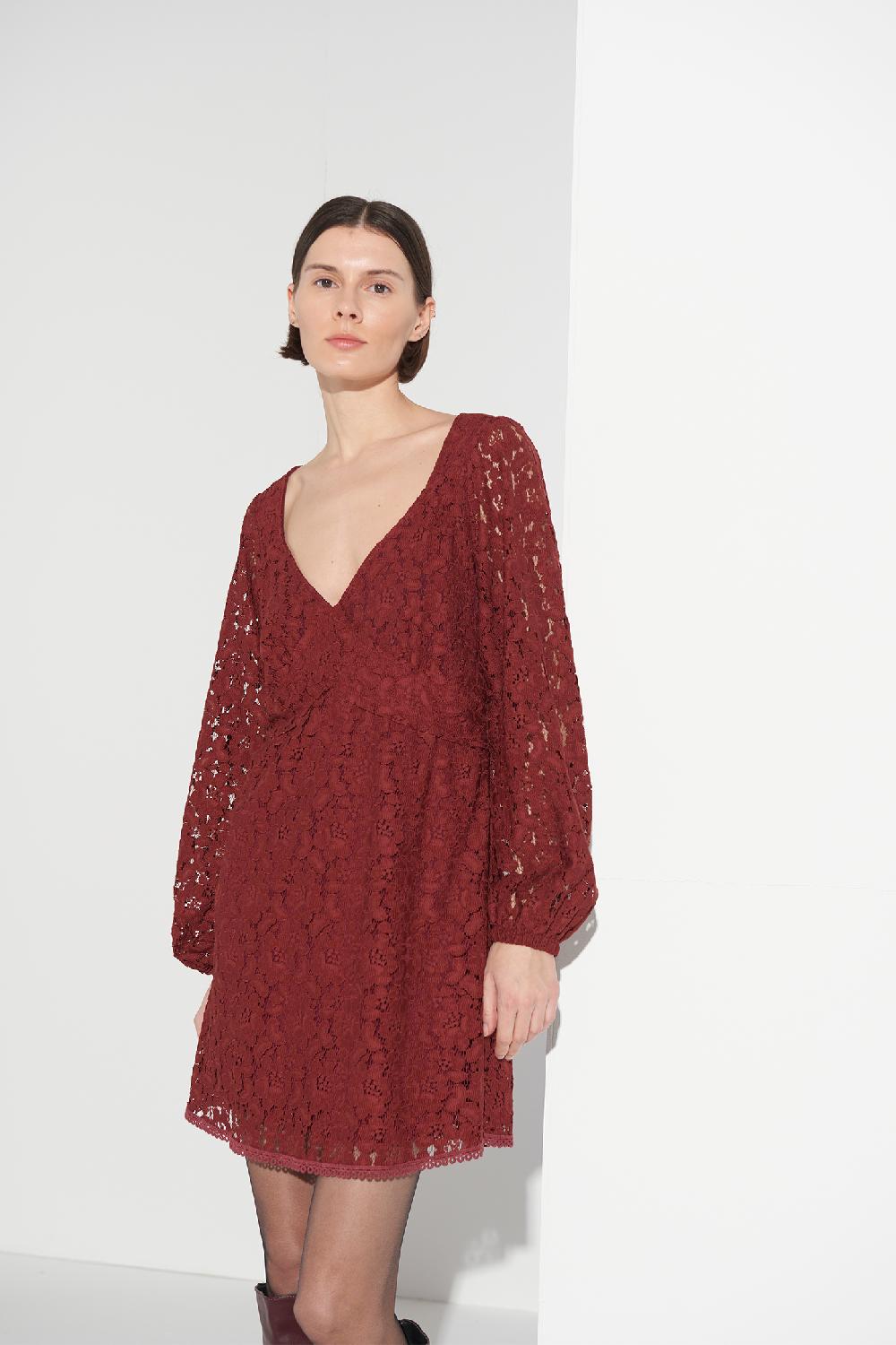 Soallure ABITO CORTO CON SCOLLO A V IN PIZZO Promozione