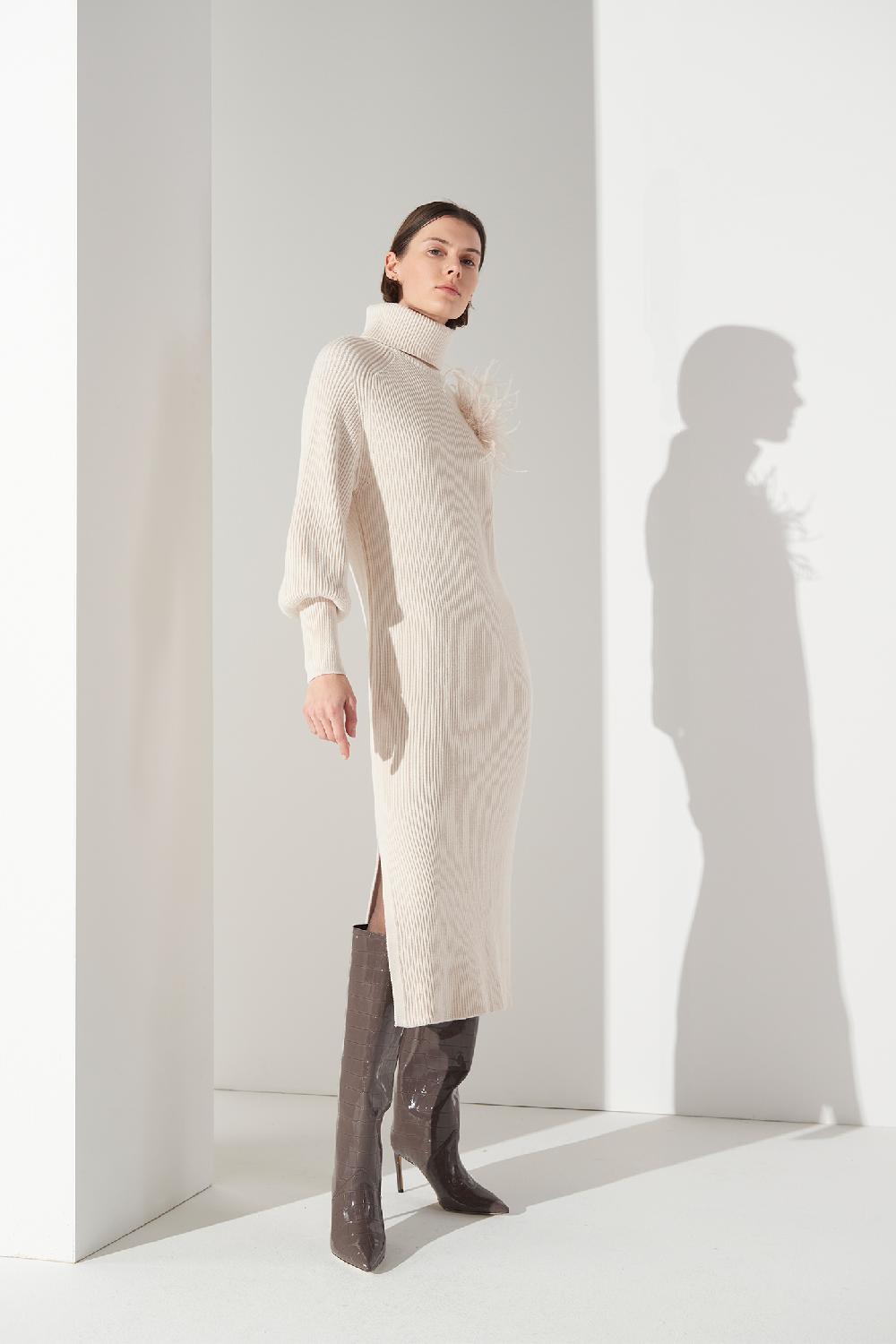 Soallure ABITO MIDI A COLLO ALTO In Saldo
