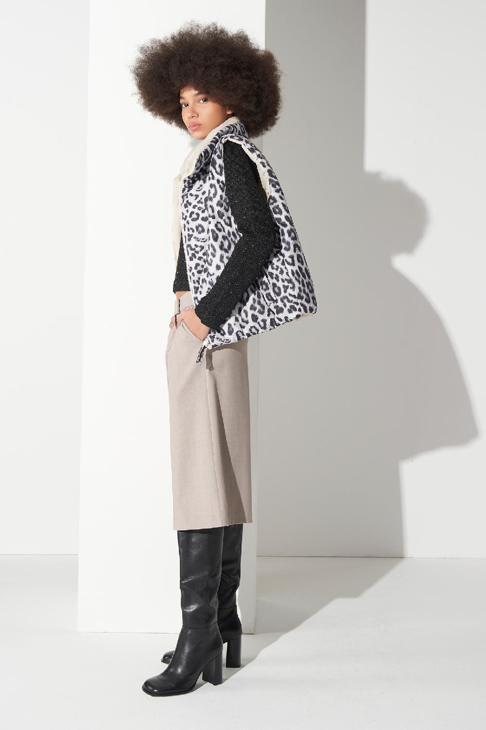 Soallure PIUMINO GILET CON STAMPA LEOPARDATA Pezzi Unici