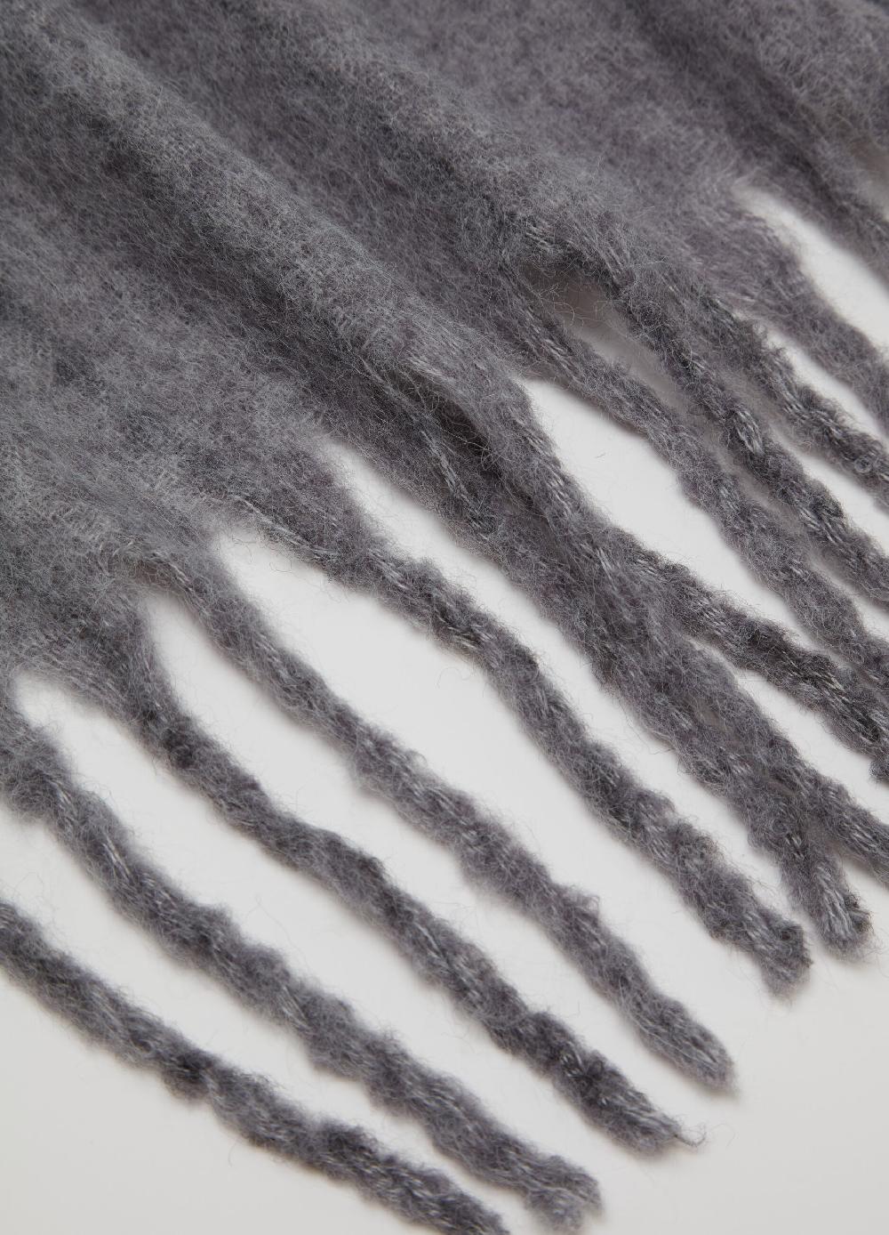 Stefanel Sciarpa jacquard a righe con frange Offerte