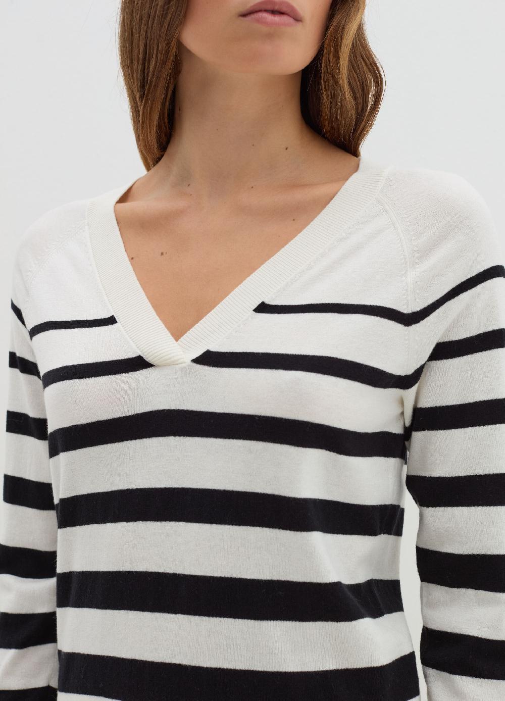 Stefanel Pullover a righe con scollo a V Outlet