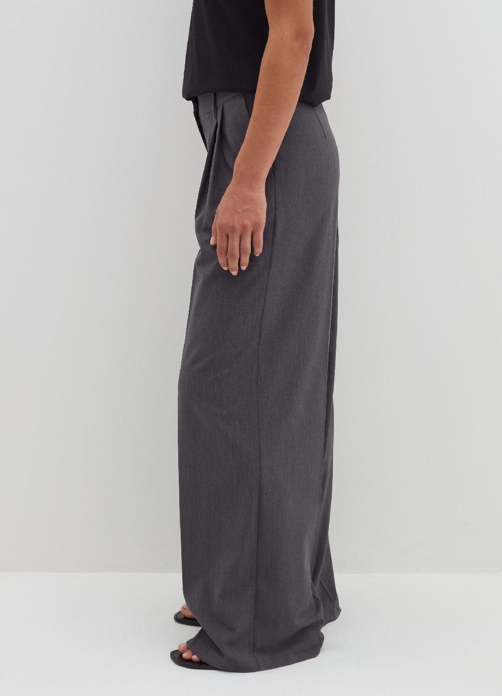 Stefanel Pantalone slouchy fit con pinces I Più Venduti