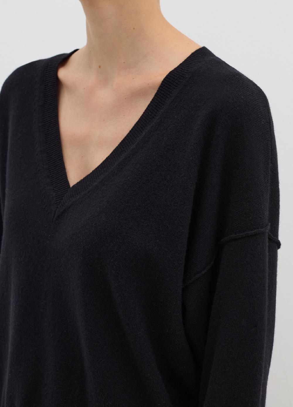Stefanel Pullover in lana viscosa e cashmere con scollo a V Affare Del Giorno