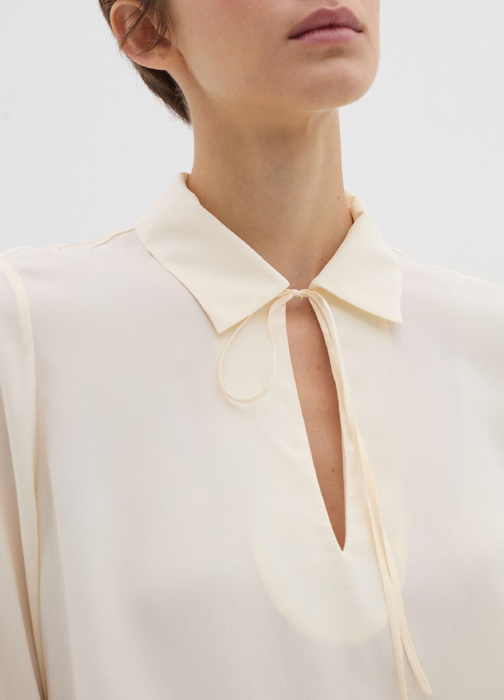Stefanel Blusa in crêpe de chine con scollo a polo Vendita Calda