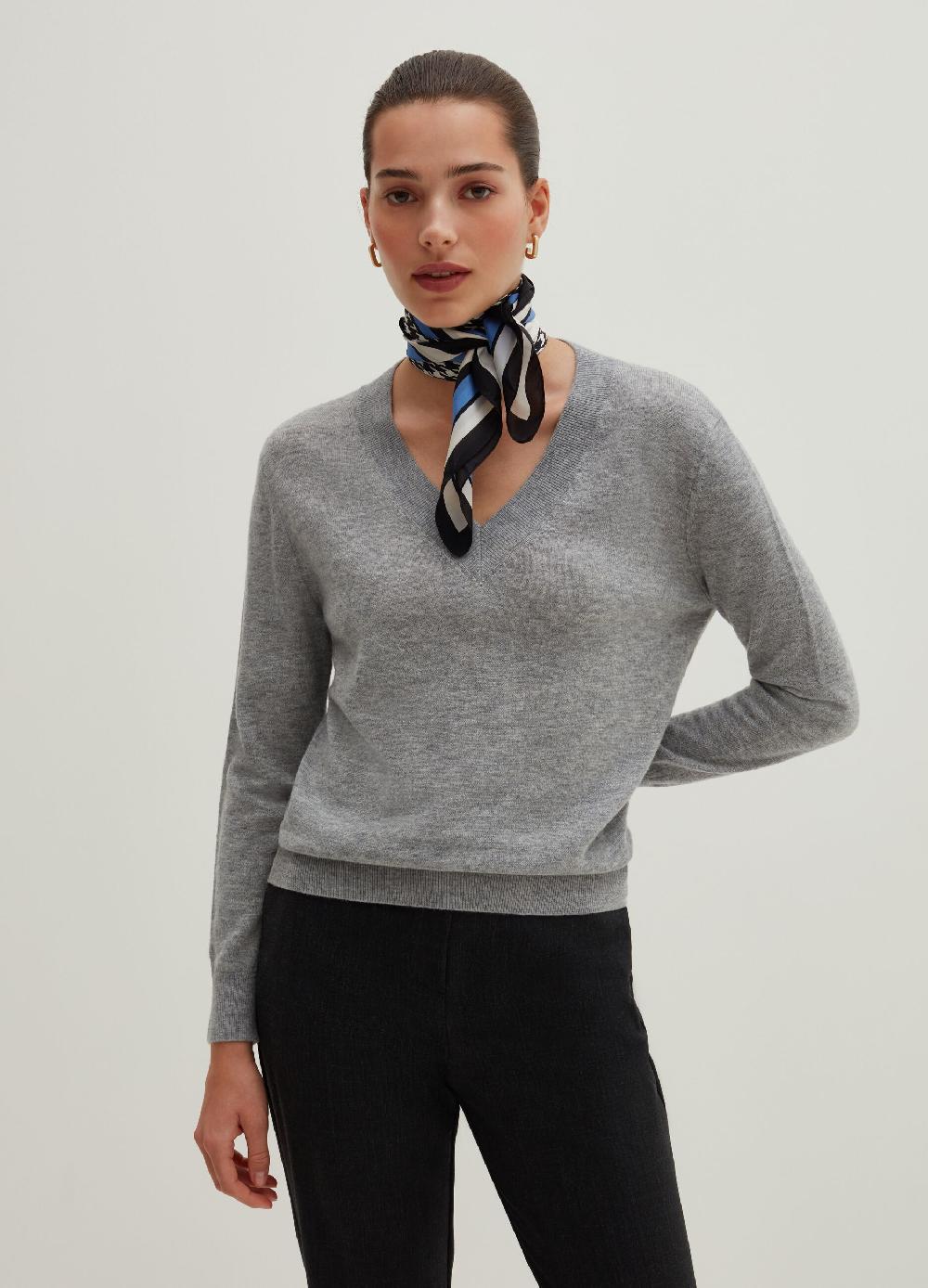 Stefanel Pullover in lana con scollo a V In Vendita