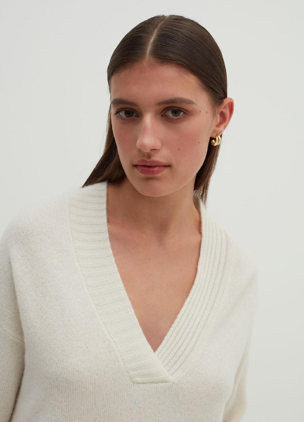 Stefanel Pullover in cashmere con scollo a V Lightning offer