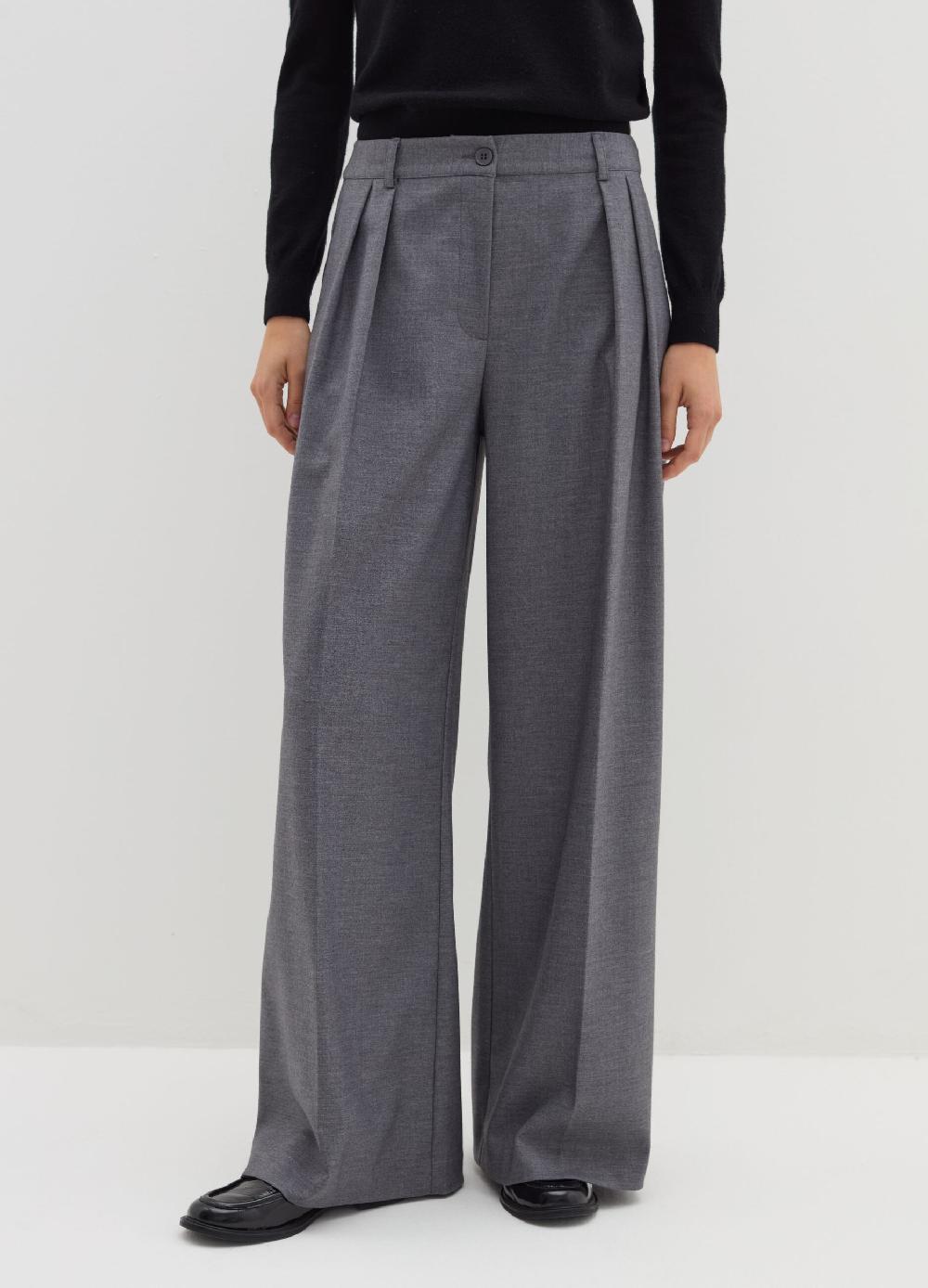 Stefanel Pantalone loose fit con pinces In Saldo