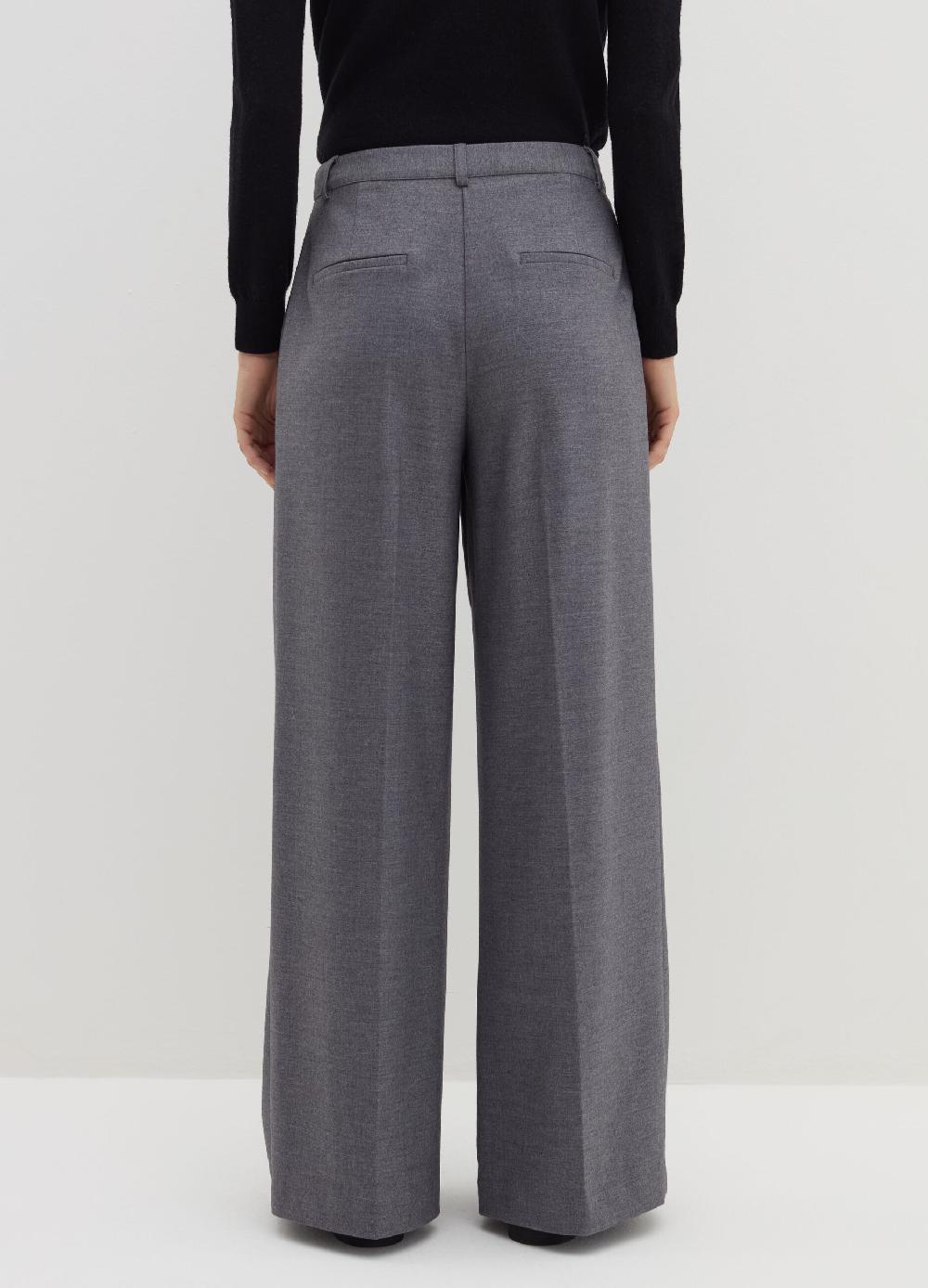 Stefanel Pantalone loose fit con pinces In Saldo