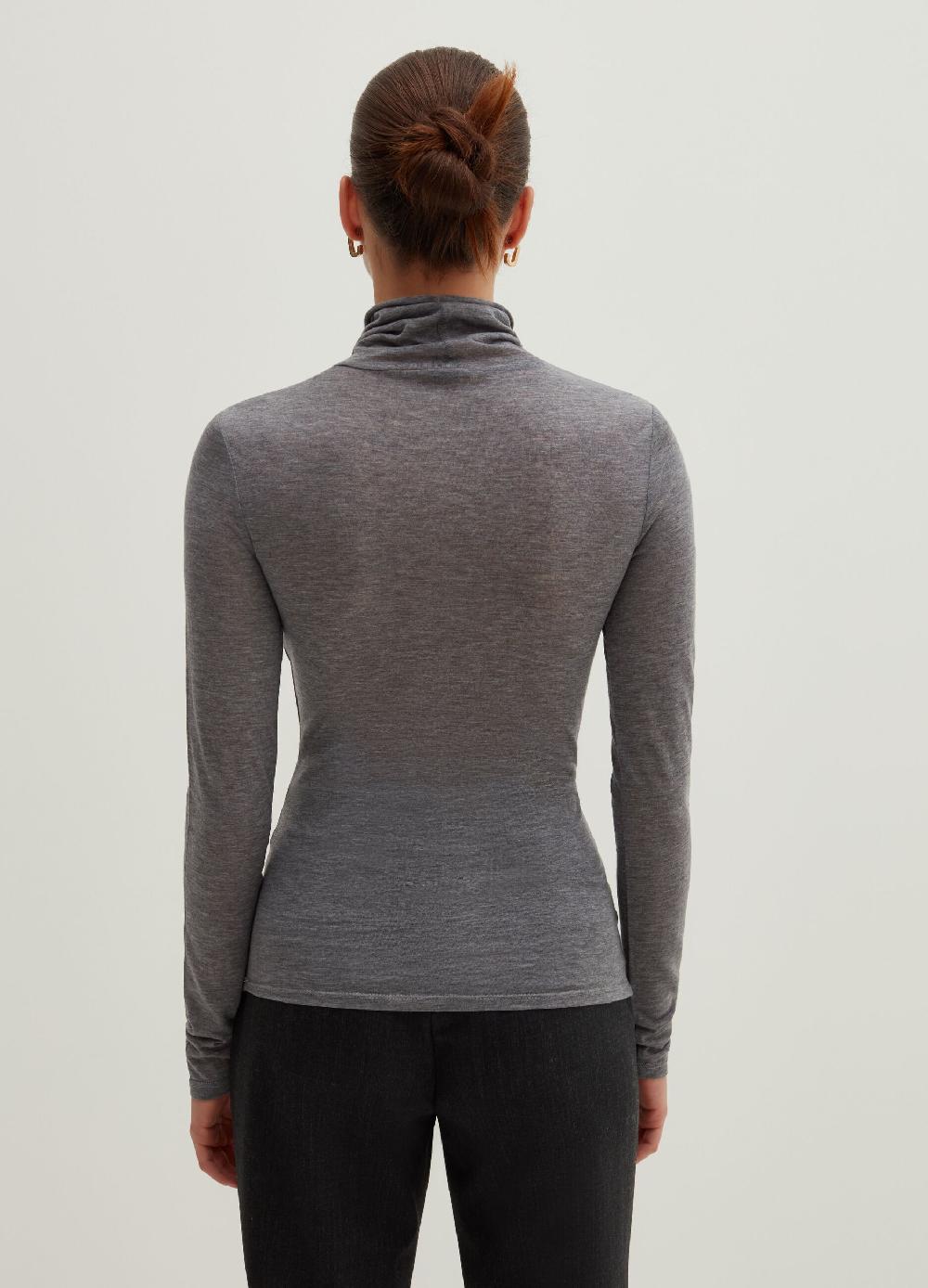 Stefanel T-shirt a maniche lunghe con collo alto ACQUISTA ORA