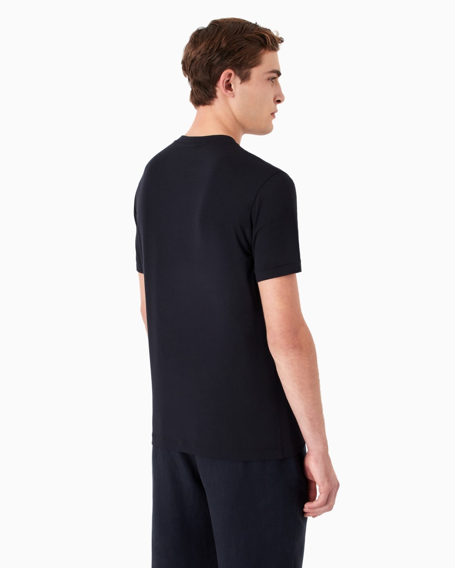 The world of armani T-SHIRT CON SCOLLO A V ICON IN JERSEY DI VISCOSA STRETCH Qualità Garantita